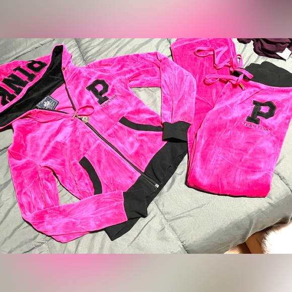 Authentic VS Sweatsuit one of a kind - Picture 2 of 15